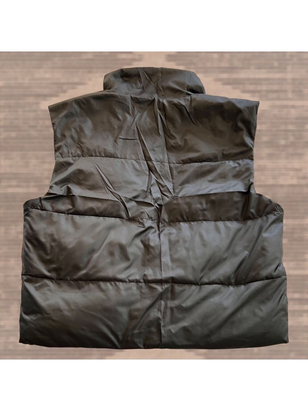 Lightweight Cropped Sleeveless Puffer Vest in Black/Md-NWT - Picture 11 of 15